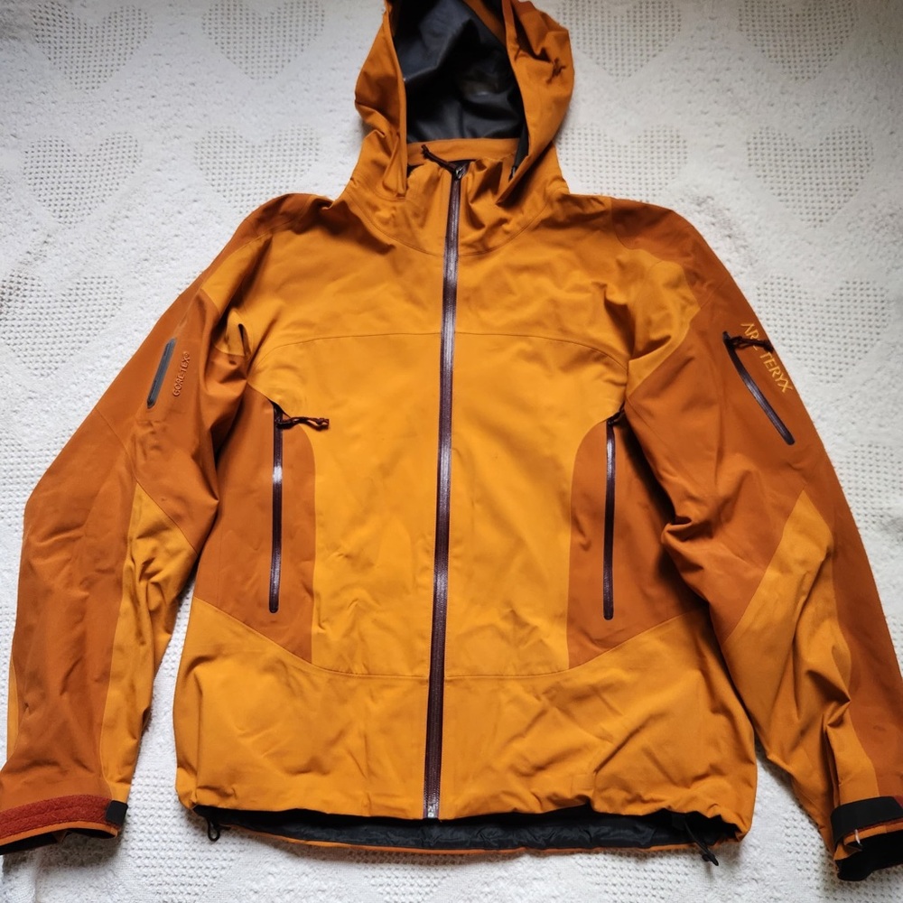 Arc’teryx 2006 Stingray AR Gore-tex Skiing Jacket Men’s Small Orange Red Recco